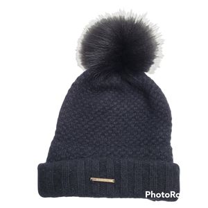 Burberry Black Wool Cashmere Fur Pom Pom Knitted Hat Winter Sno Bunny Ski Resort